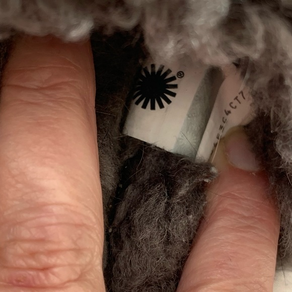 UGG suede and sheepskin woman’s black and grey slippers size 8 - Picture 5 of 12